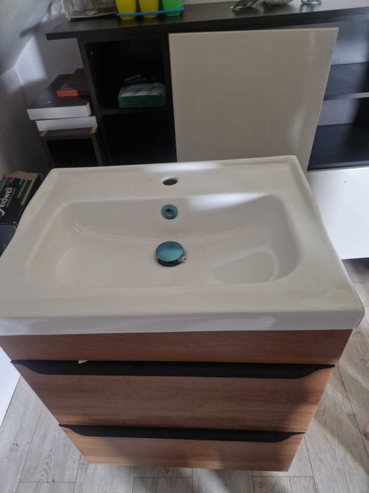 Szafka pod umywalkę Goodhome razem z umywalką i kranem w zestawie
