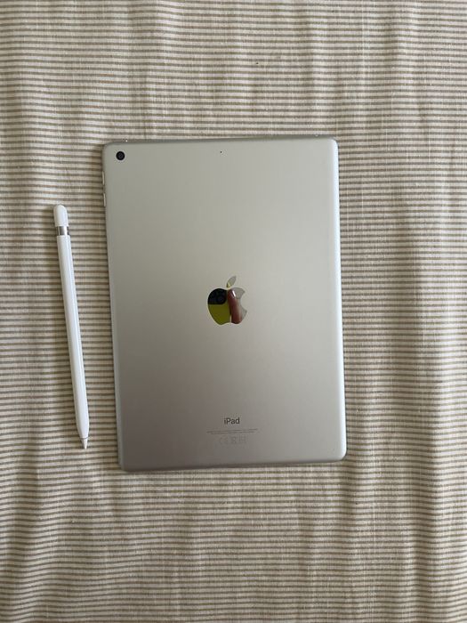 iPad 6a geração 128 GB Wi-Fi + Apple Pencil 1a geração