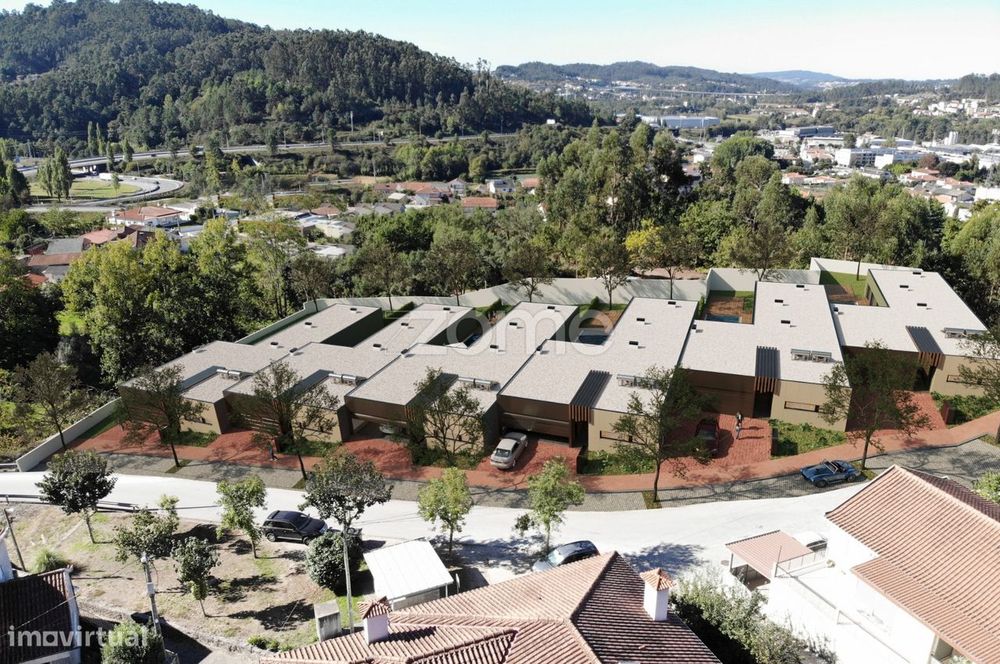 Moradia T4, 519m2, Celeiros - Braga