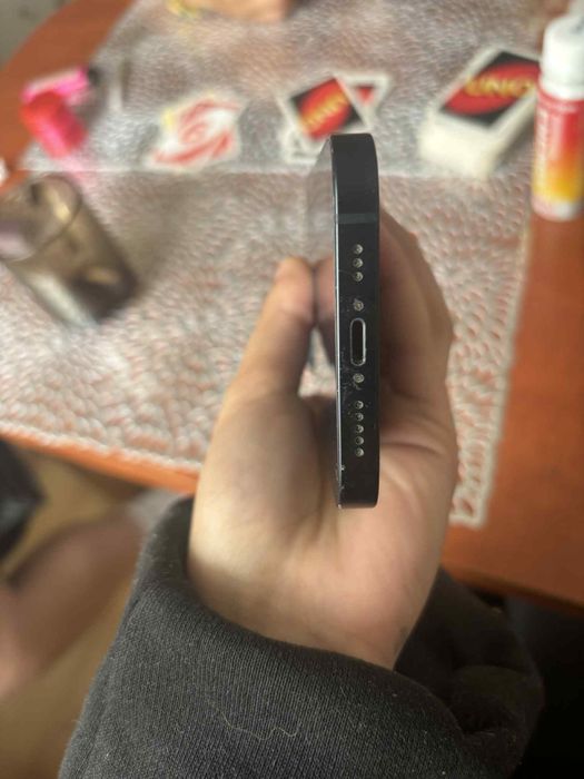 Iphone 13 z pudelkiem bez uszkodzen