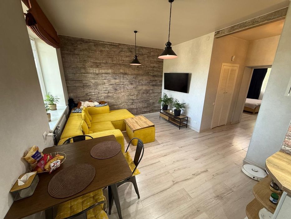 Продаю 2х комнатную квартиру.Автономное отопление.