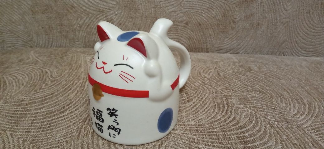 Чашка с изображением кошки и приятными пожеланиями