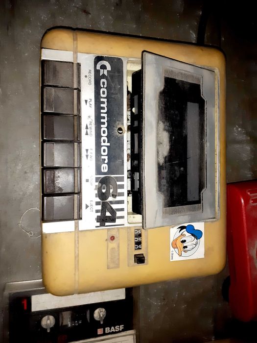 Commodore 64, kompletne z grami