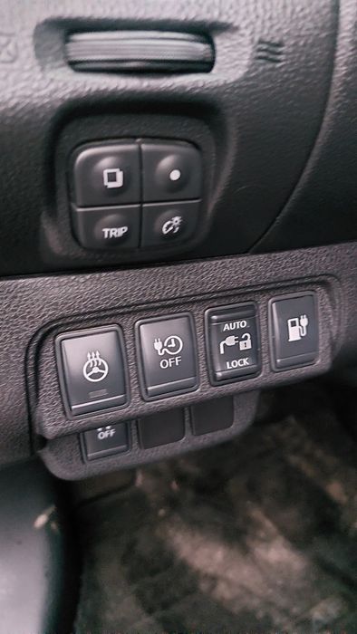 Nissan leaf.  ніссан ліф