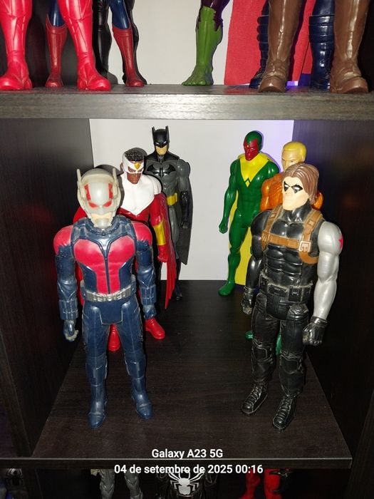 Figuras de 30cm de varios personagens de fantasia