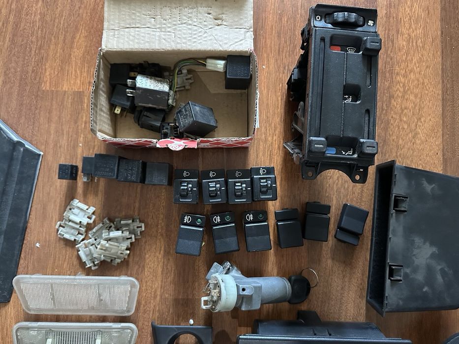 Кнопки, заглушки, пластик салона opel omega a.  РАЗБОРКА