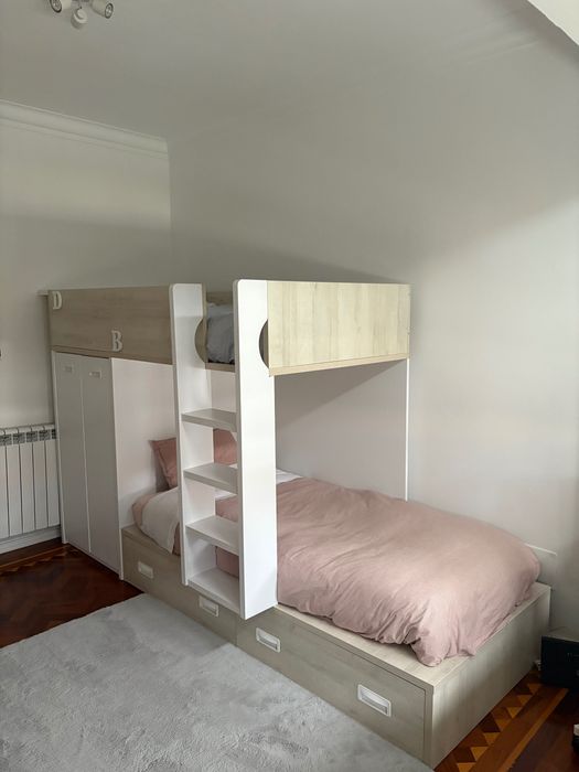 Beliche com armário e gavetas da loja OOPS - com colchões incluídos