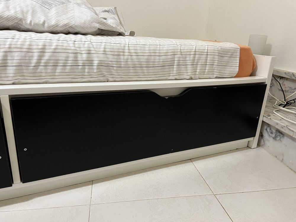 Cama de solteiro com 2 gavetas (IKEA)