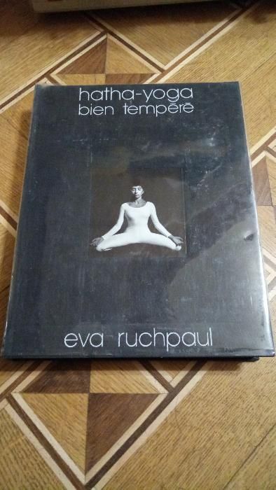 hatha-yoga (Eva Ruchpaul)