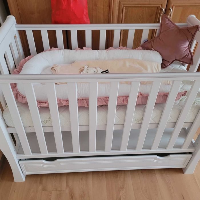 Łóżeczko model Megan firmy ARUŚ z materacem