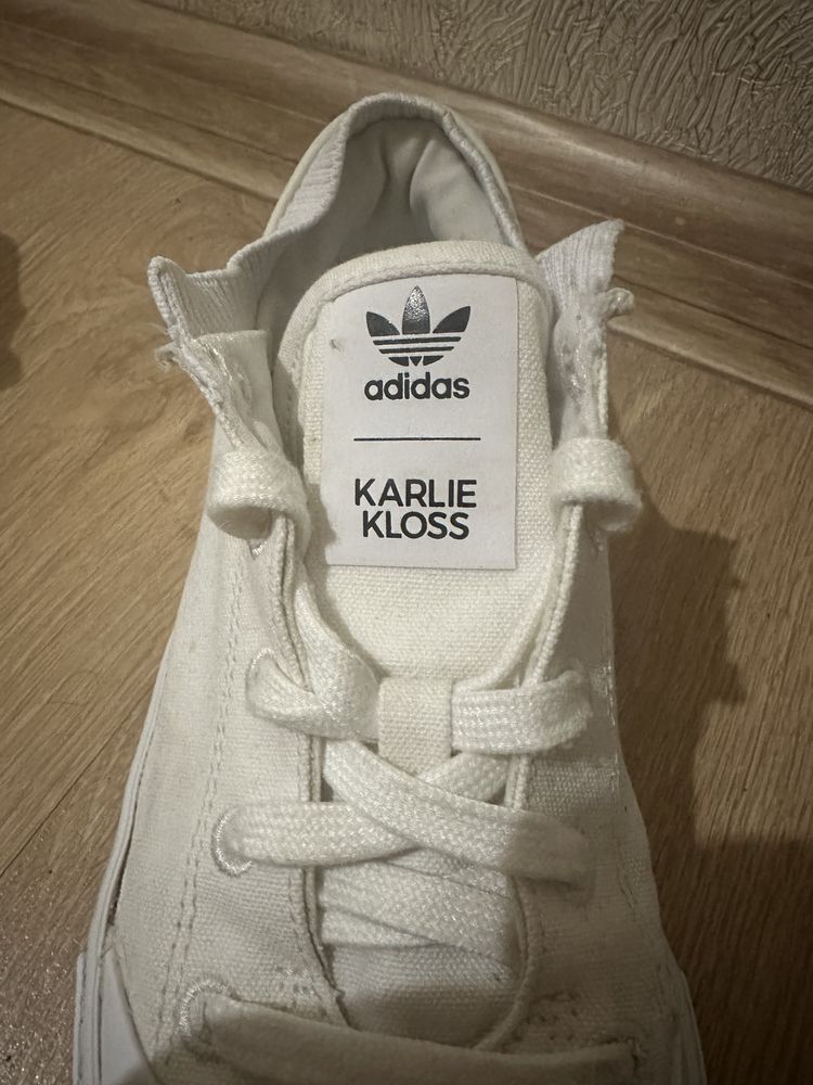 Кроссовки adidas кеды