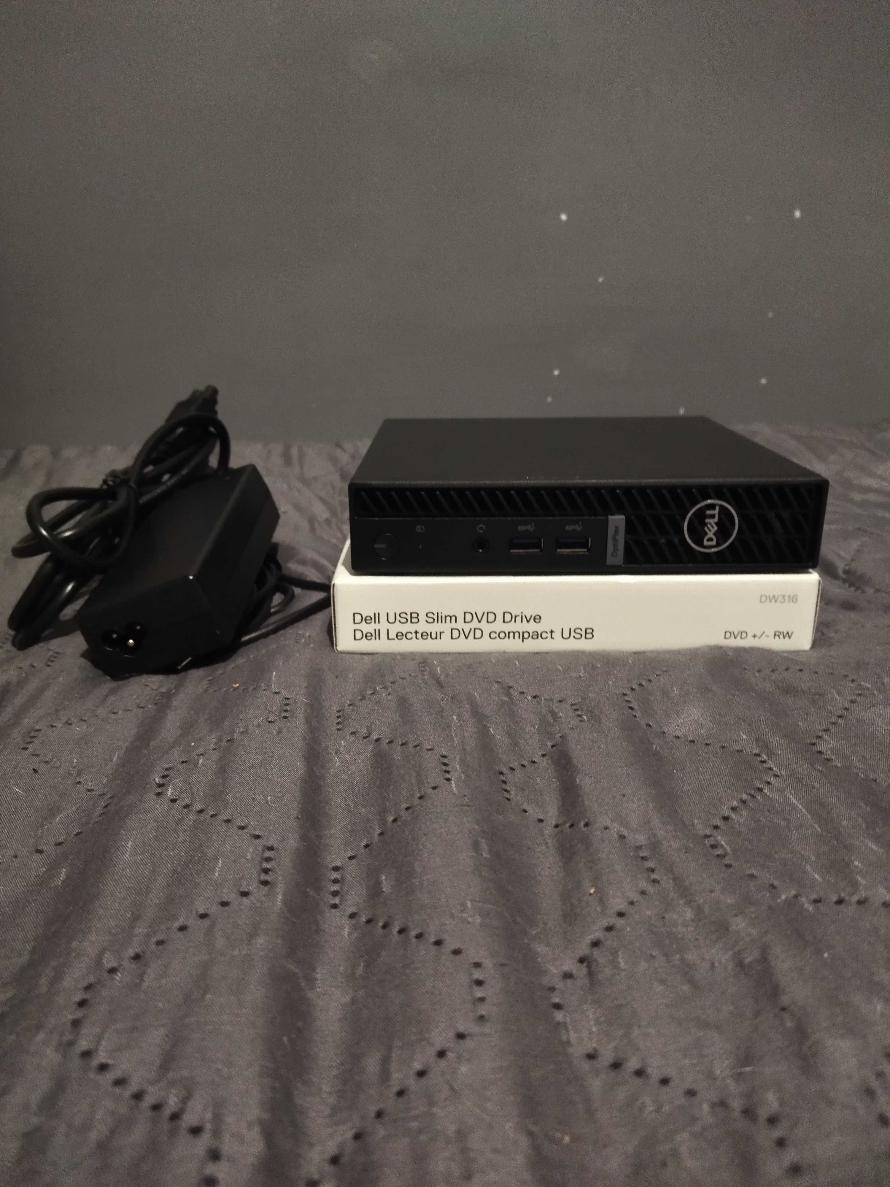 Komputer DELL D15U