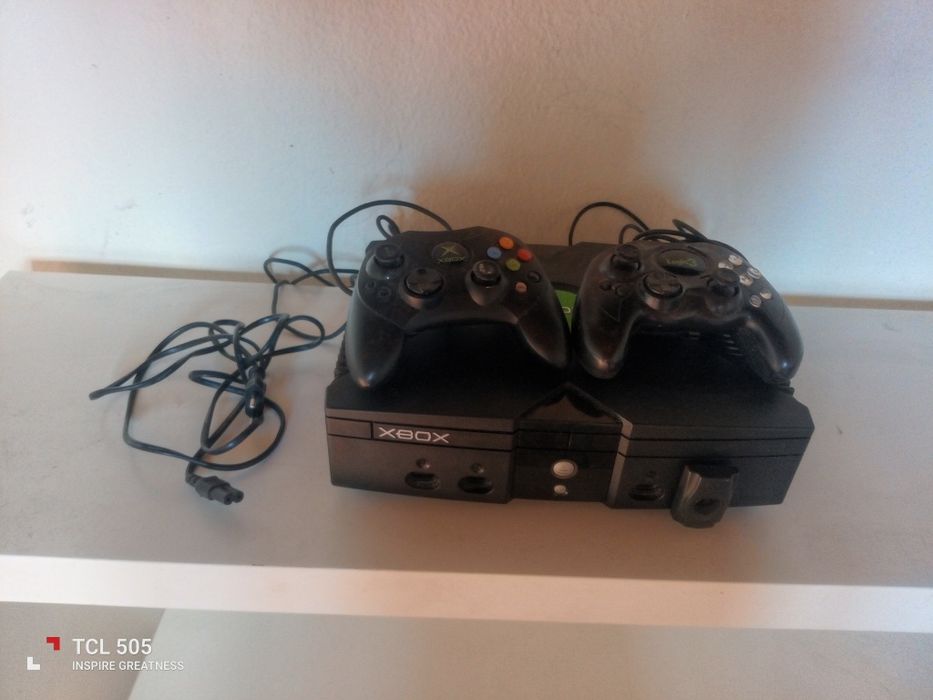 Vendo Xbox 360 com comandos