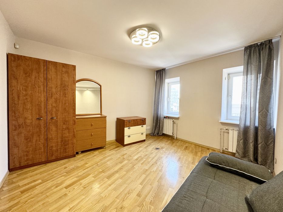 Продаж квартири 3-х кімн 118 м2 на Ливарна 9