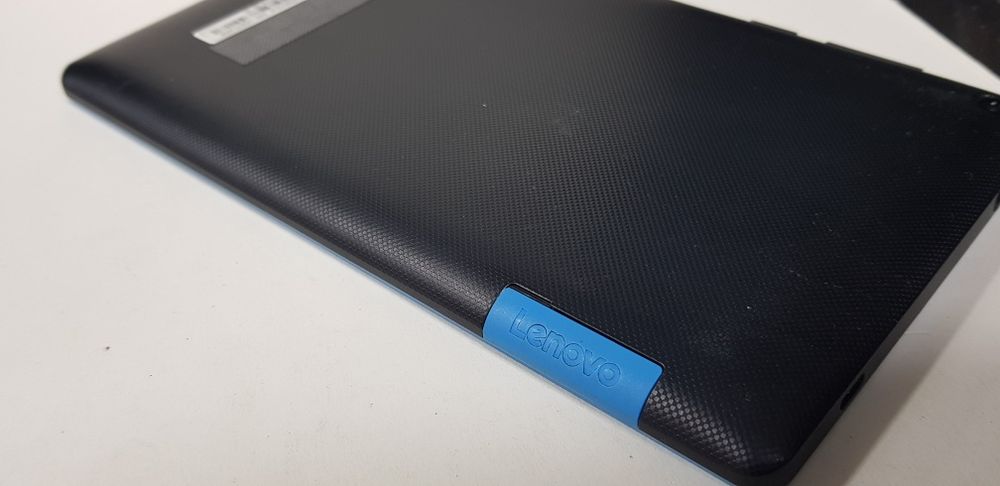 Планшет Lenovo Tab 3 "7" (TB3-710i)