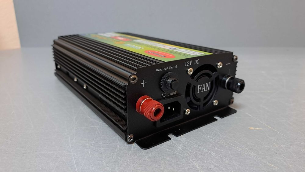 Преобразователь с зарядкой 15А 12-220V 3200W Инвертор ИБП ДБЖ для дому