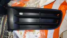 Tampa Grelha VW Polo 9N [lado esquerdo]