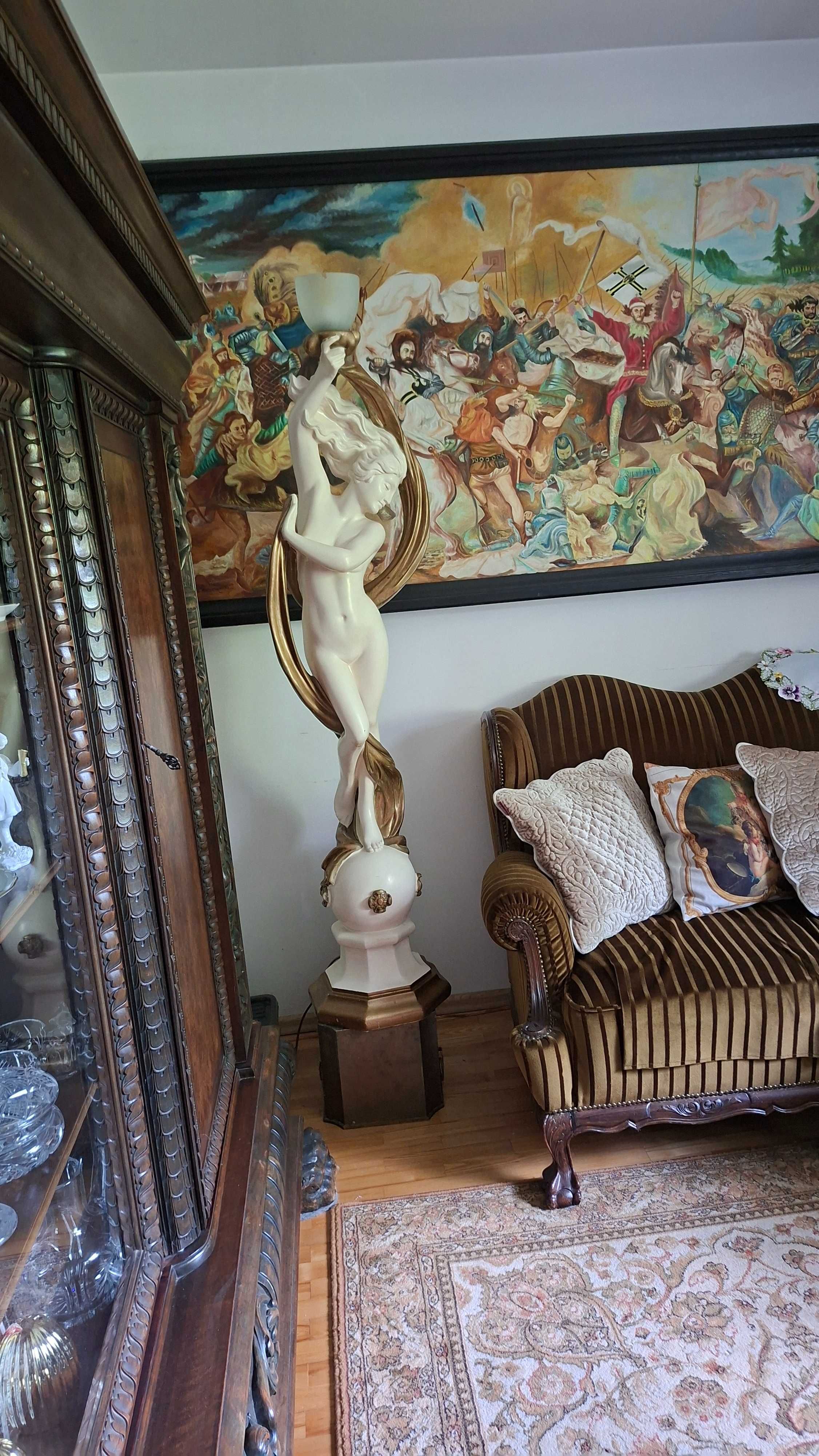 Piękna lampa podłogowa - kobieta w tańcu