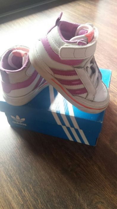 Adidas buty za kostkę dla dziewczynki roz. 22