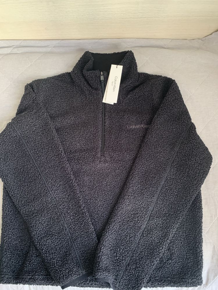 Продам теплую кофту-тедди Calvin Klein, новая, доступна в размерах M,L