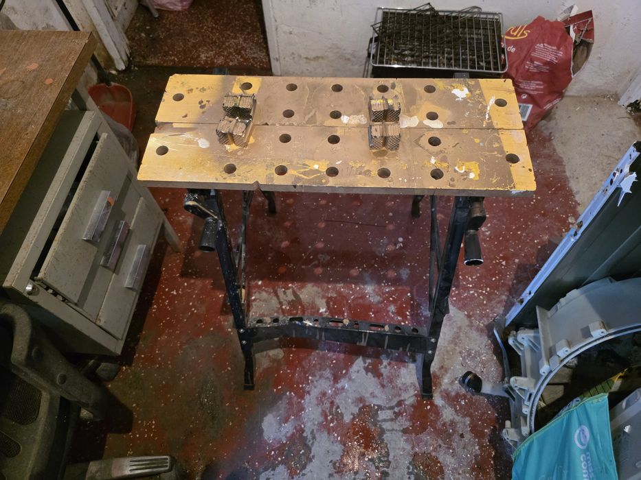 Mesa para fazer varios trabalhos