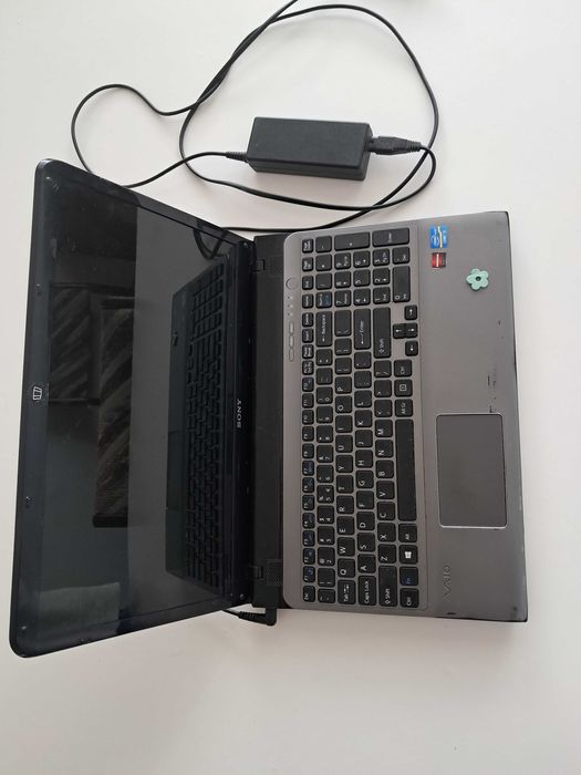 Laptop Sony Vaio SVE1512M6ESI • i3 • 4GB RAM • Sprawny •