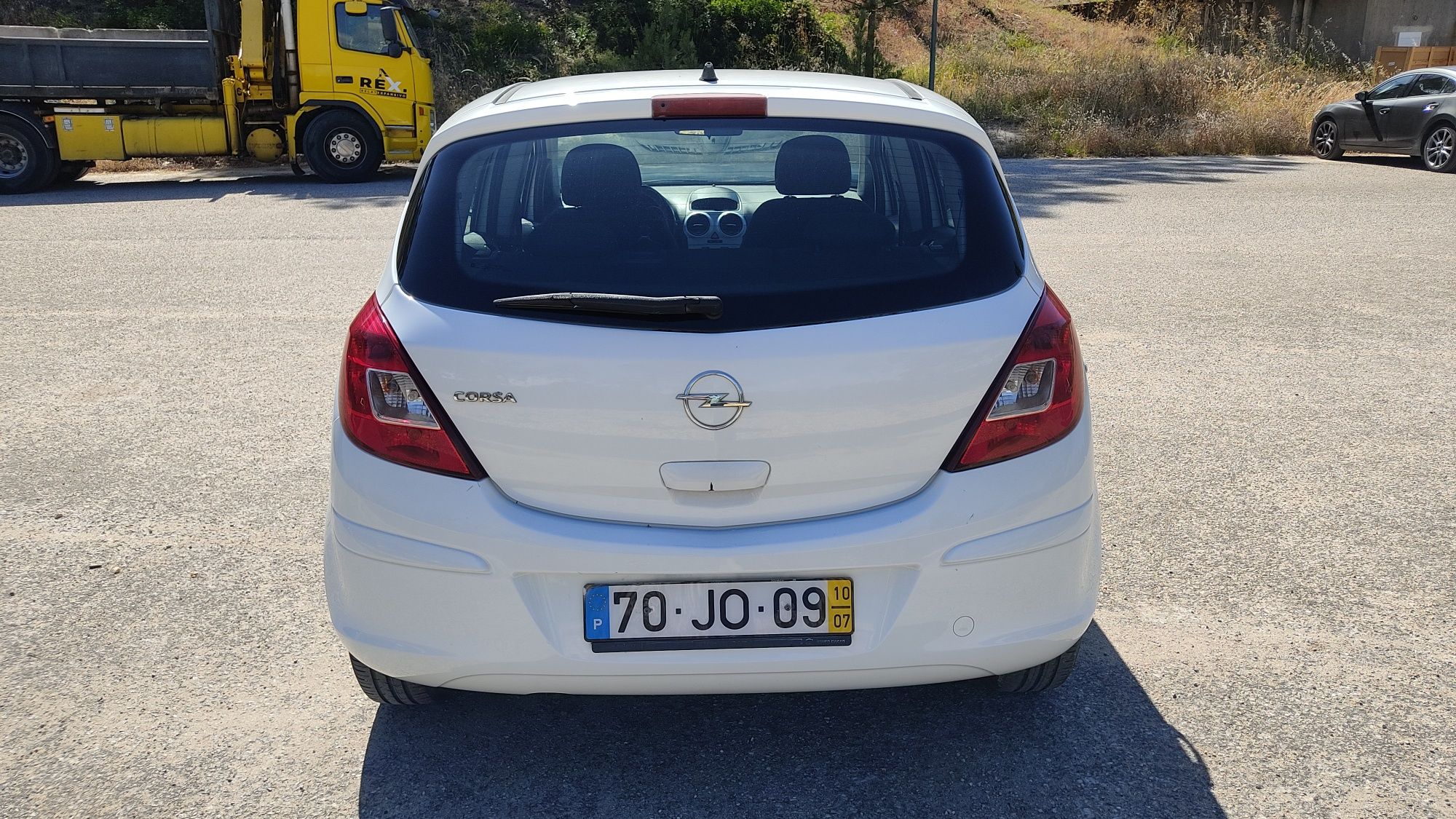 Opel corsa apenas 85.568Kms!