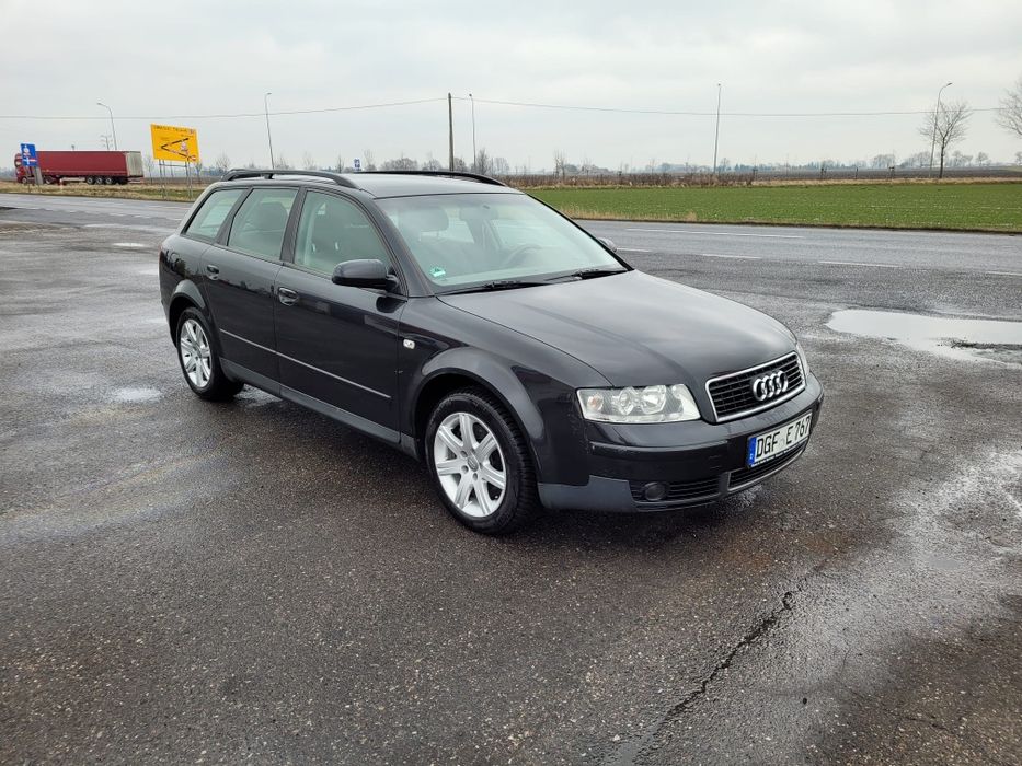 Audi a4 2.4 v6 w dobrym stanie