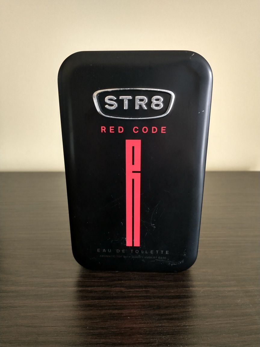Opakowanie po wodzie toaletowej STR8 Red Code