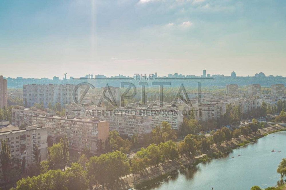 Продаж 4-к квартири  вул. Євгенія Сверстюка, 52-В Дніпровський район