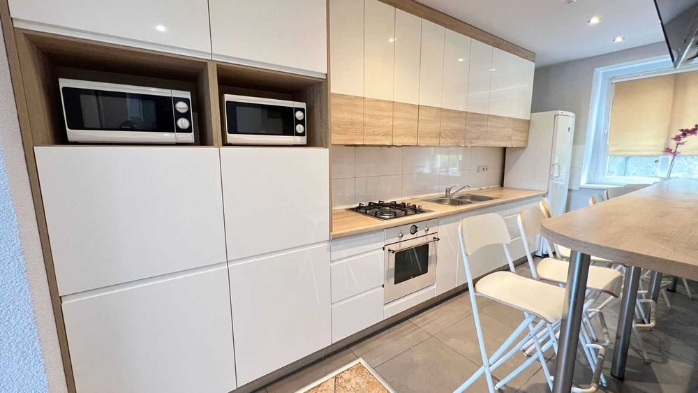 Pokój studencki blisko rynku, widok na katedrę i ratusz, ul.Bończyka 3