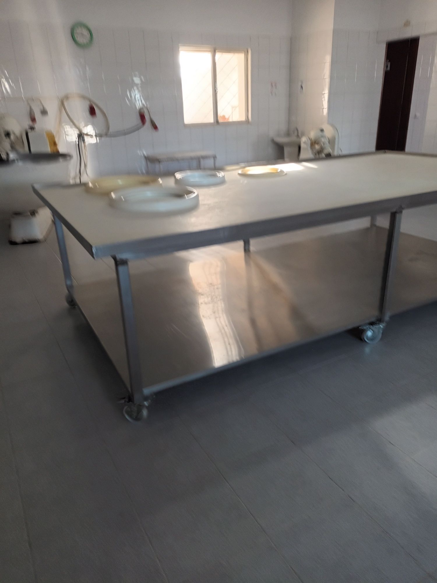 Arrendo padaria com forno de alvenaria com posebilidade de um segundo