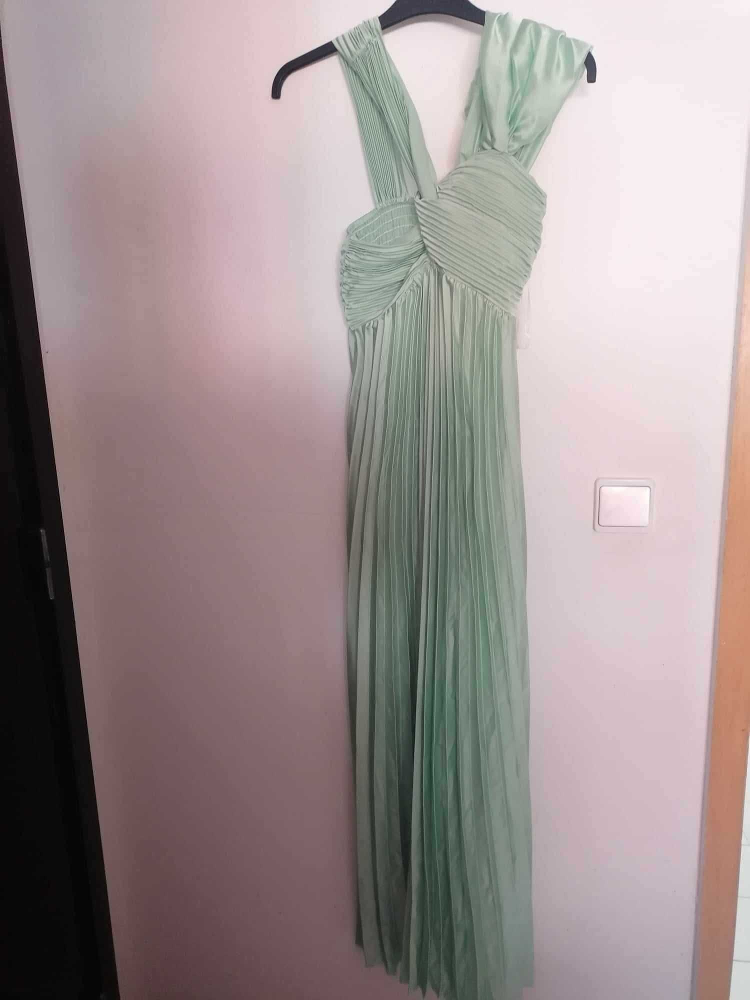 Vestido de Festa Feminino – Elegante e em ótimo estado!
