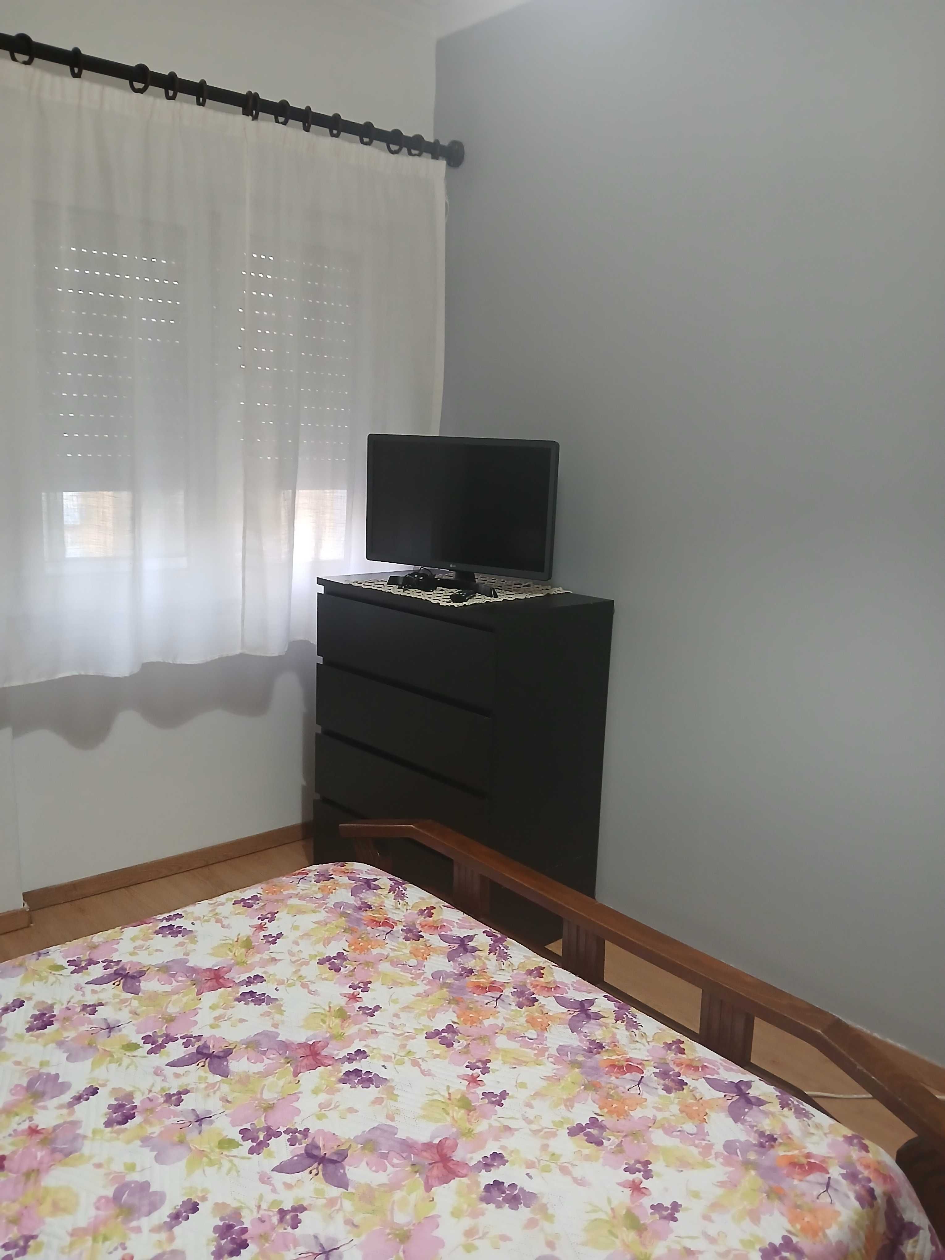 Quarto para alugar estudante/trabalhadora