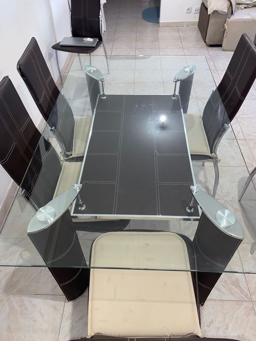 MESA DE VIDRO com 6 cadeiras