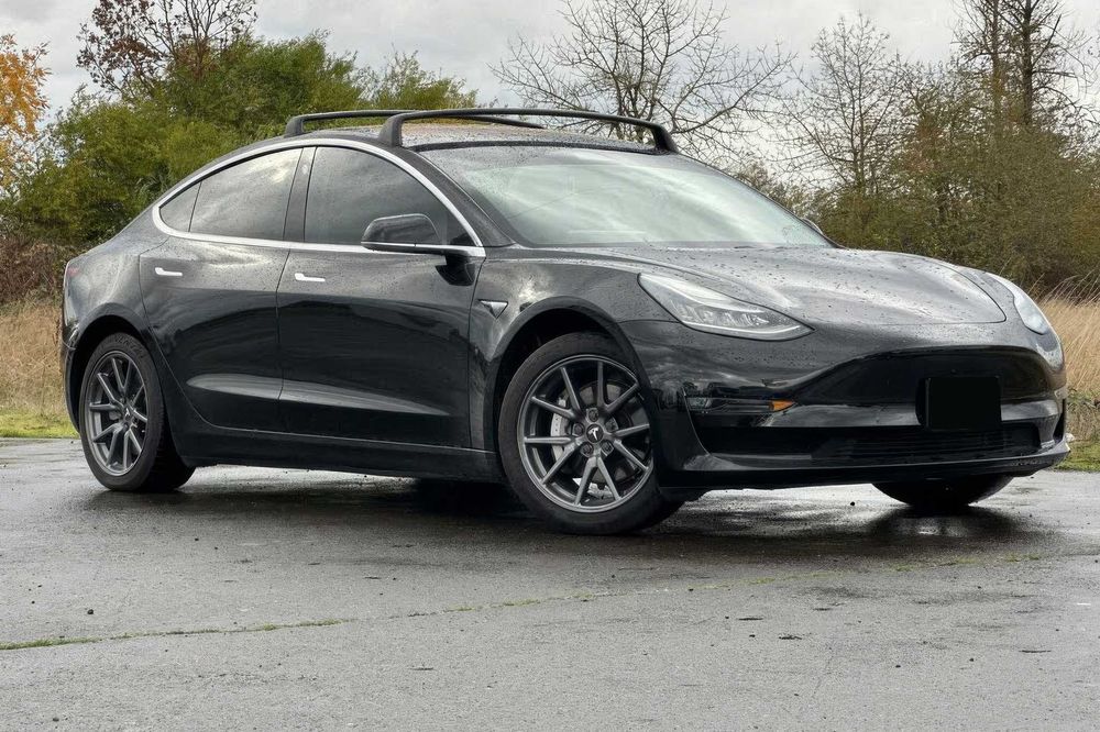 Tesla Model 3 Mid Range      2018