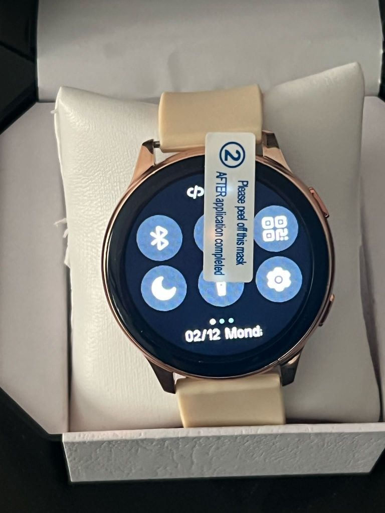 Damski zegarek Smart watch z funkcji połączenia + słuchawki