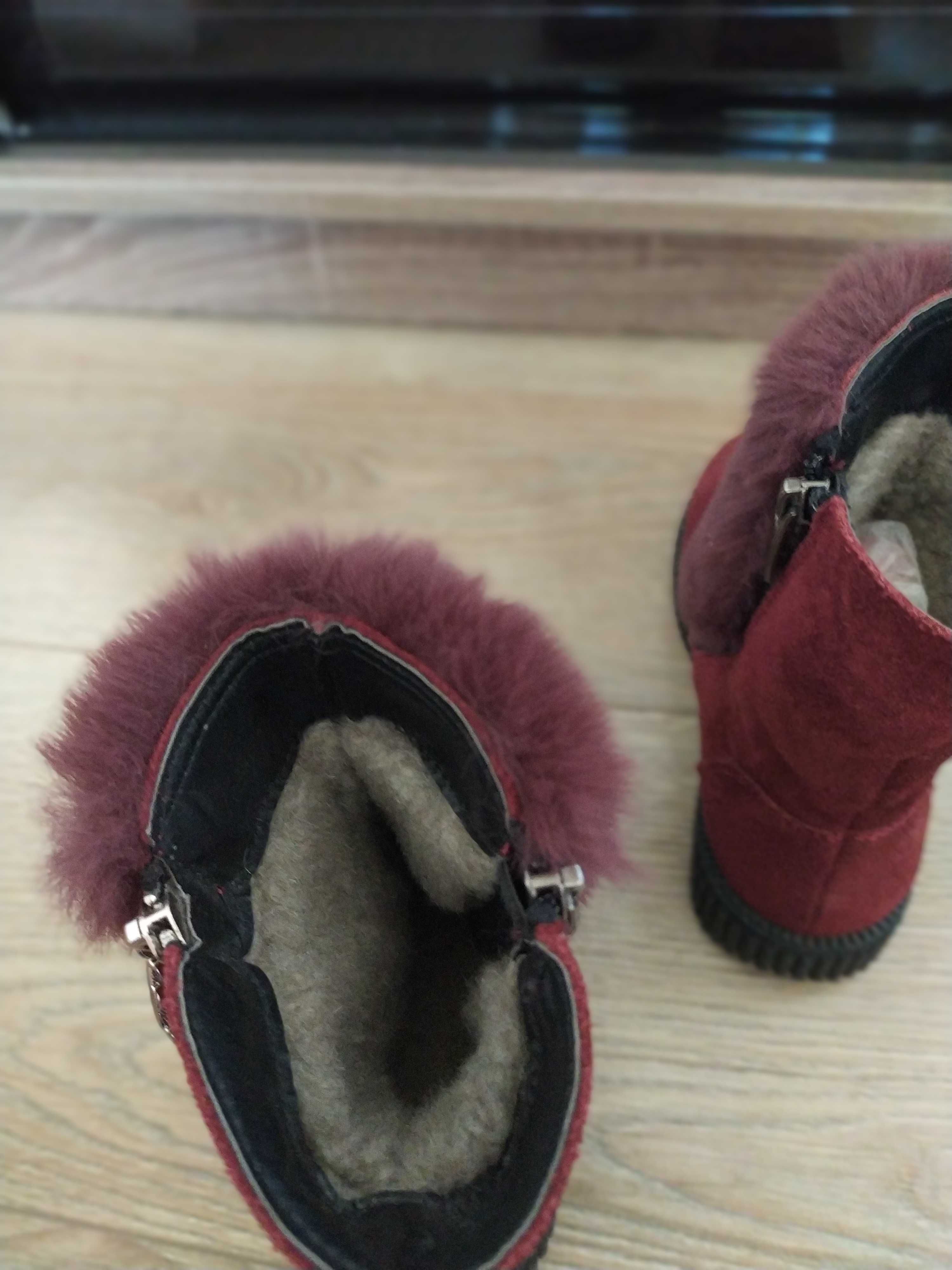 Зимові замшеві чобітки