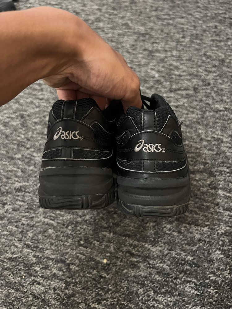 sprsedam buty asics