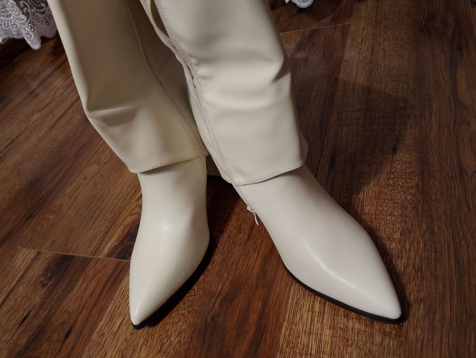 Białe nowe kowbojki rozmiar 40