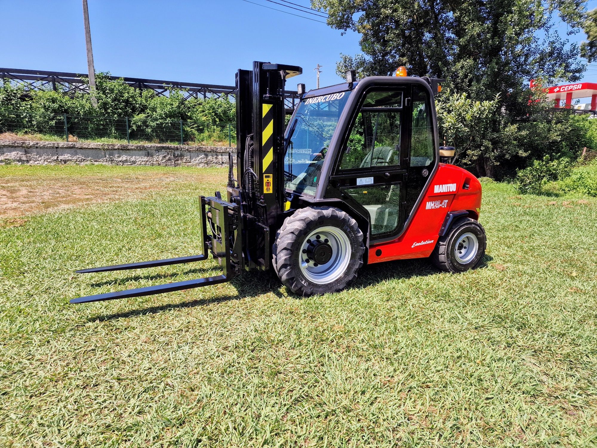 Empilhador manitou 4x4
