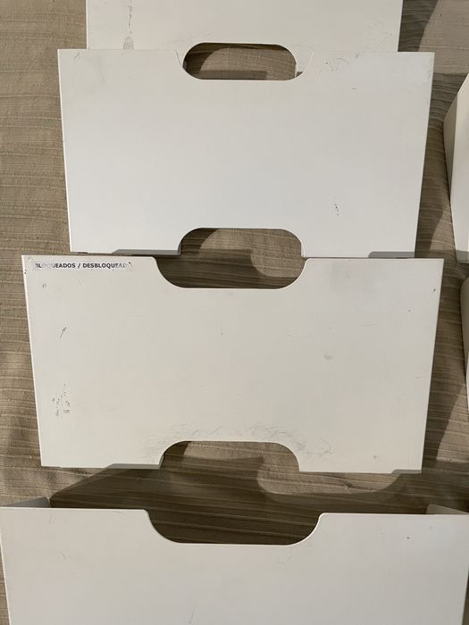 Porta revistas parede branca ikea (KVISSLE)