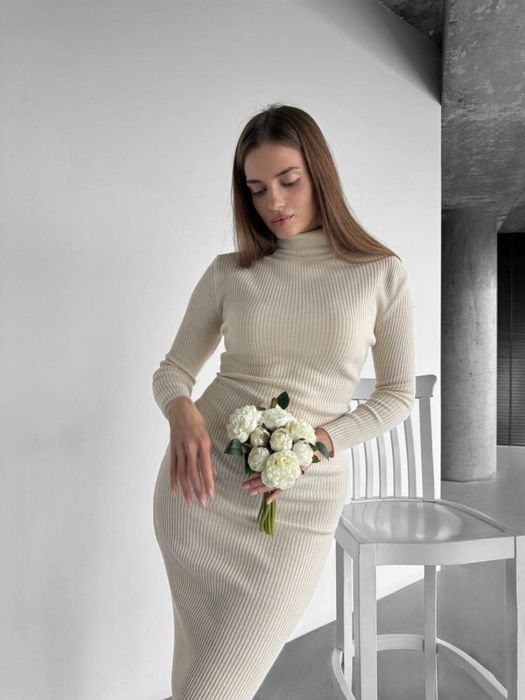 Плаття в рубчик