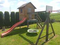 Domek dla dzieci , Plac zabaw