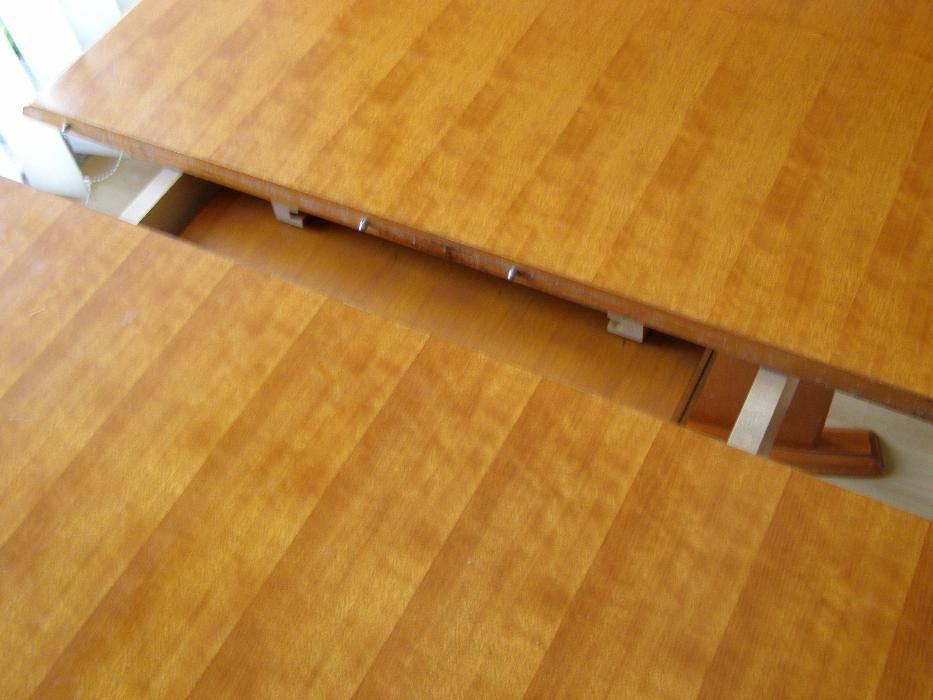 Stół drewniany rozsuwany