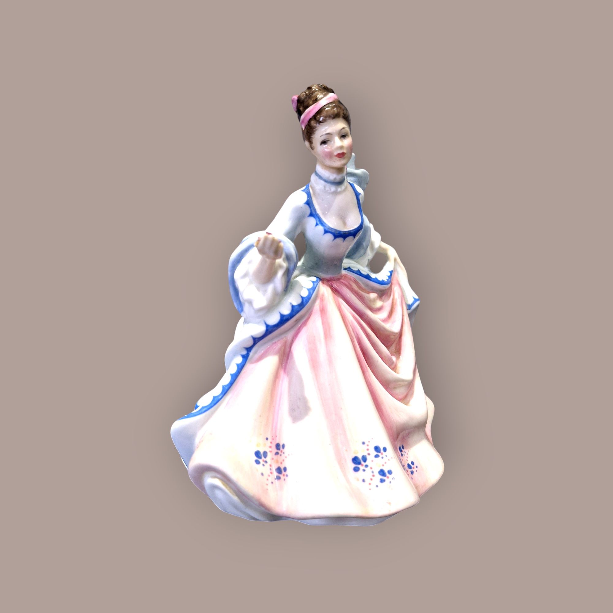 Porcelanowa Figurka HN2805 Royal Doulton