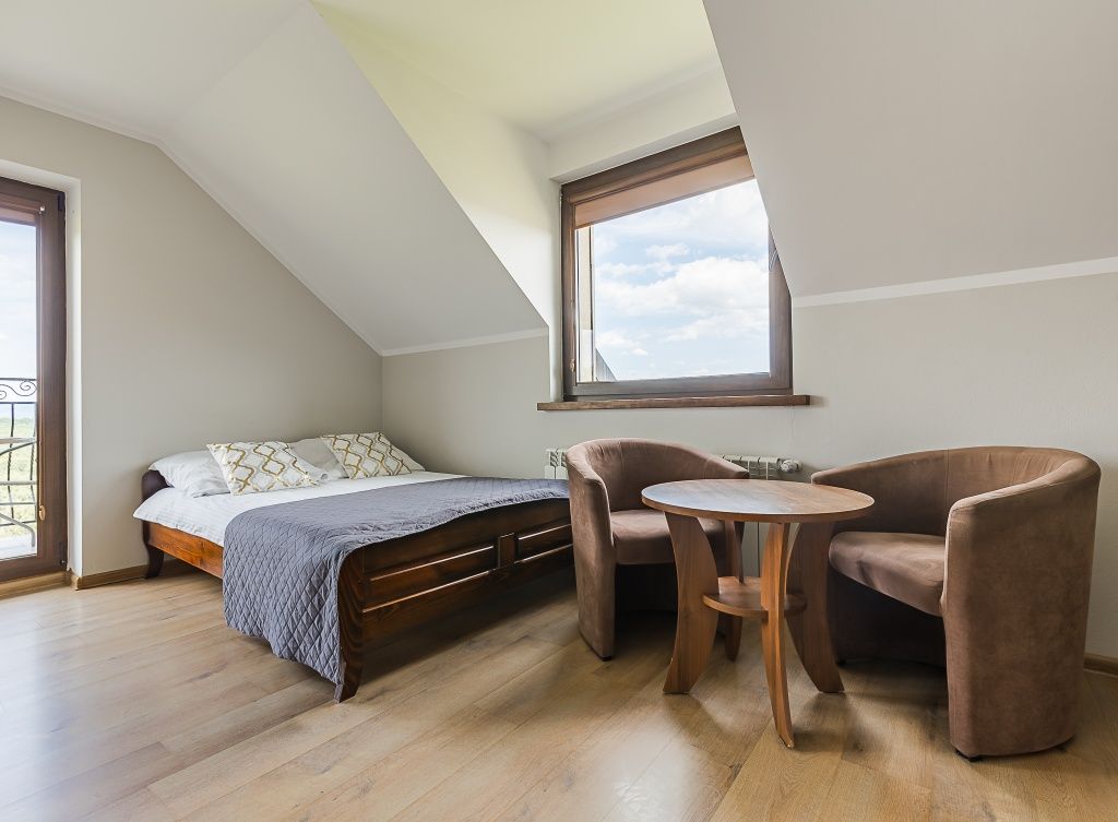 Pokoje, apartament z widokiem na góry  jezioro Bieszczady Polańczyk