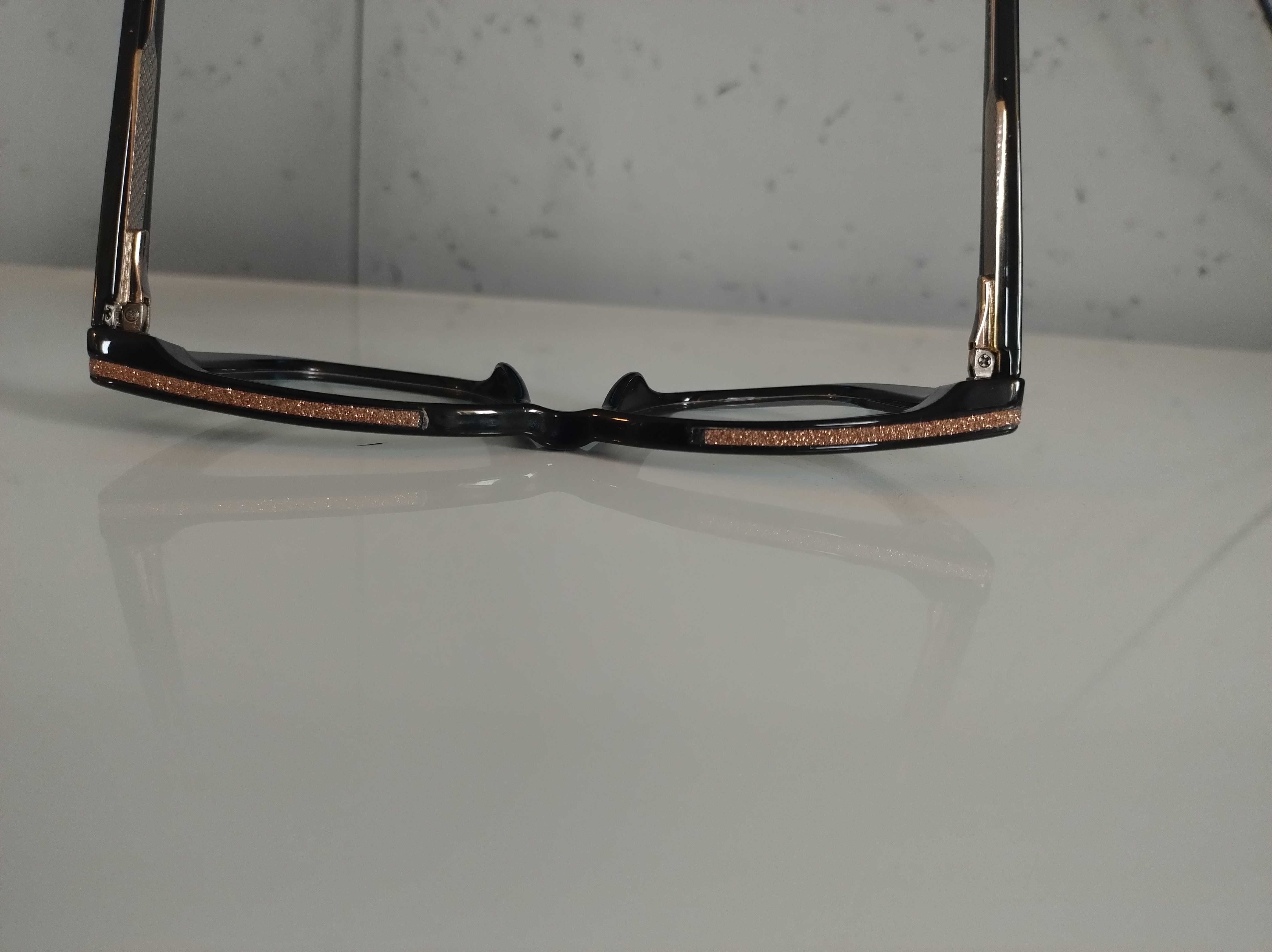 Okulary ,,0'' czarno-złote