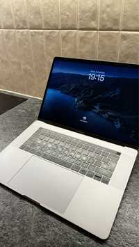 Macbook Pro 15” i7 32GB 500GB 2019