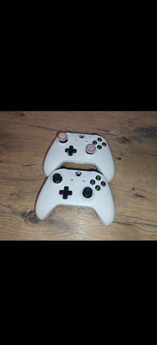 Xbox One S 1TB z napędem, 2 pady i 4 gry!